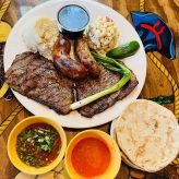 carne asada con chorizo y longaniza