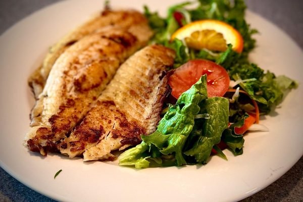 filete de pescado asado